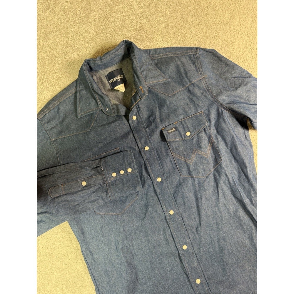 Wrangler Shirt Mens M Blue Denim Western Pearl Snap  L/S Cowboy Raw Hem Long